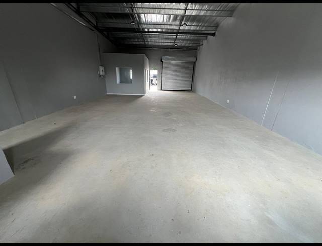 120M² WAREHOUSE TO LET IN FERNDALE